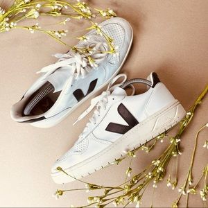 Veja V-10 White Black men’s sneaker